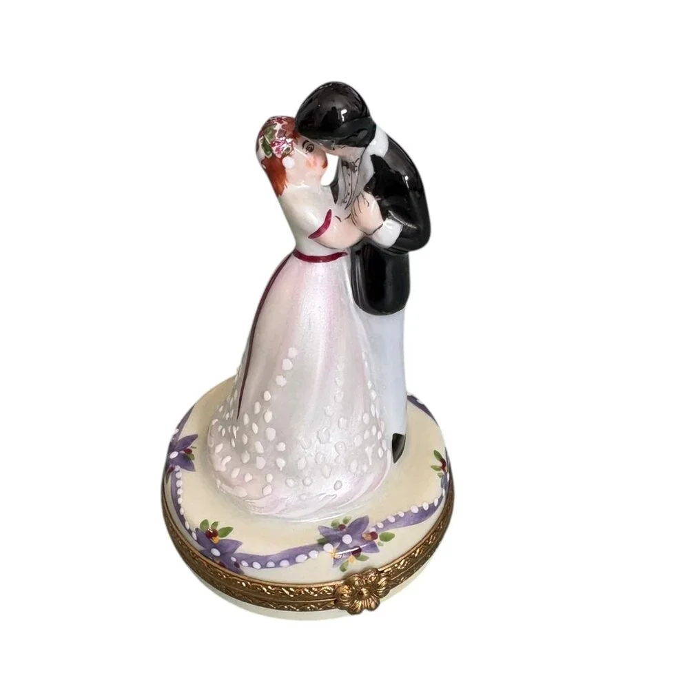 Rochard Limoges Original Peint Main Bride & Groom Dancing Wedding‎ Trinket Box